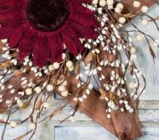 MIXED BERRY WREATH W/LEAVES ON WOODEN STAR WITH LARGE BURGUN