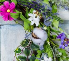 COTTON PLANT AND WILD FLOWER WREATH ON TWIG BASE, 10 IN RIM,