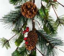 HOLLY, RED BERRY, PINE CONE AND PINE GARLAND, 58 IN - SOLDOU