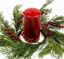 CEDAR PINE CANDLE RING WITH RED BERRIES, 4.5 IN RIM - SOLDOU