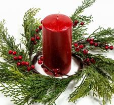 CEDAR PINE CANDLE RING WITH RED BERRIES, 4.5 IN RIM