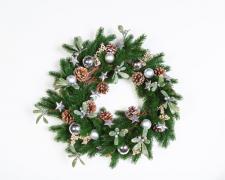 PINE WREATH WITH GLITTER TOUCH OF STARS, CONES, BERRIES AND 