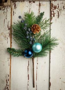 ORNAMENT SPRAY WITH BLUE BERRIES & GOLDEN PINE CONES, HW, 15